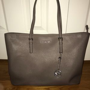 Michael Kors Medium tote